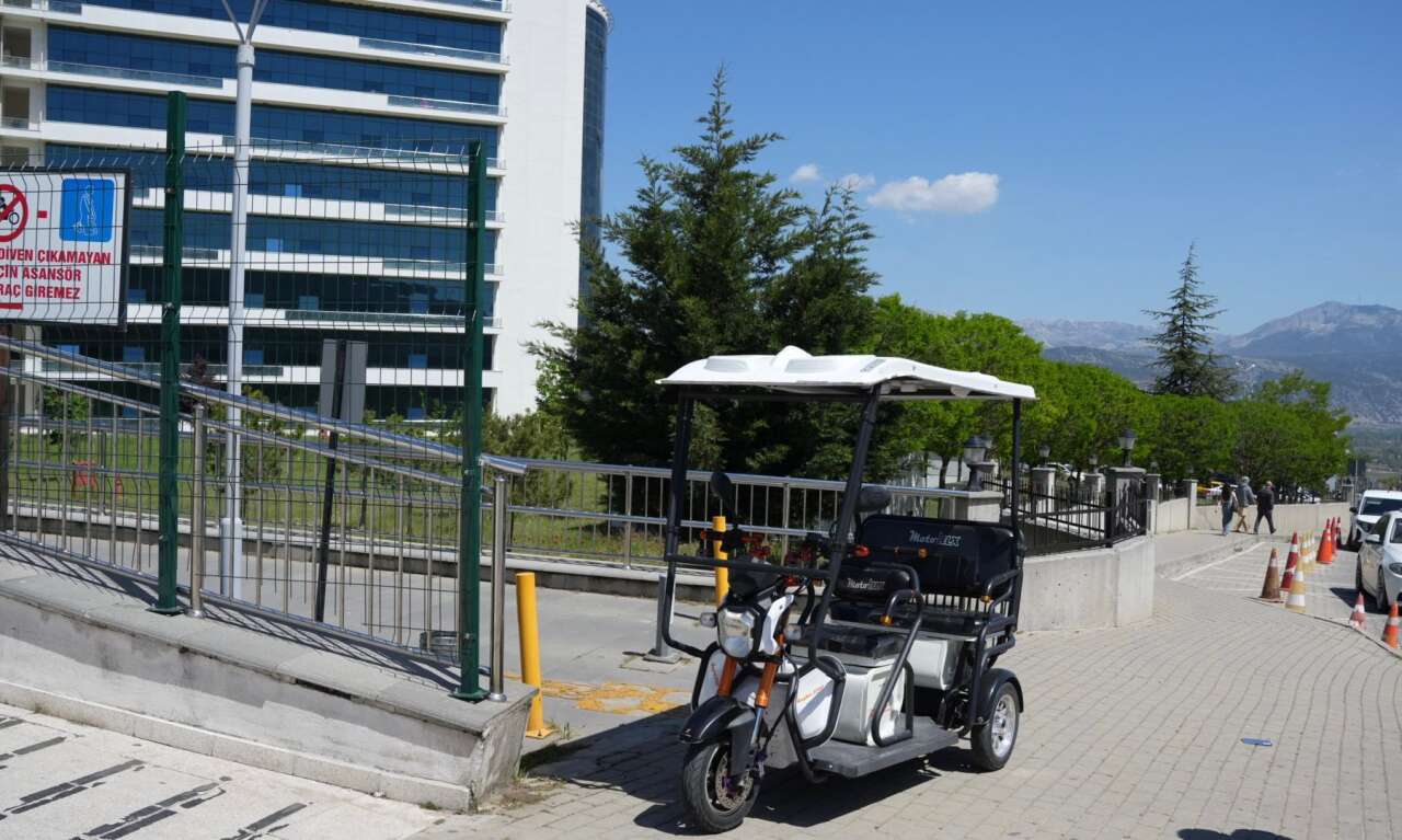 Muğla Eğitim Araştırma Hastanesinde Yaşlı ve Engelli Hastalara VİP Ulaşım Hizmeti 2